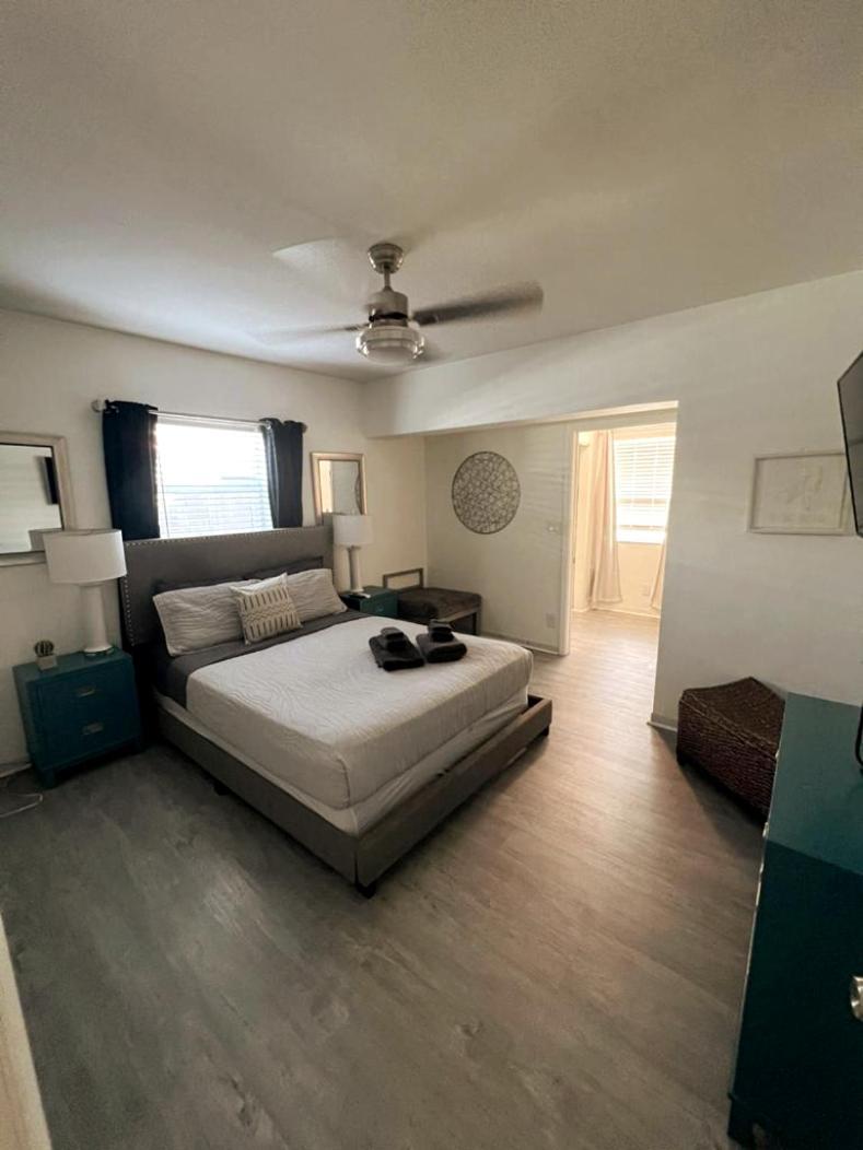 Designed Private Suites In Miami Room photo
