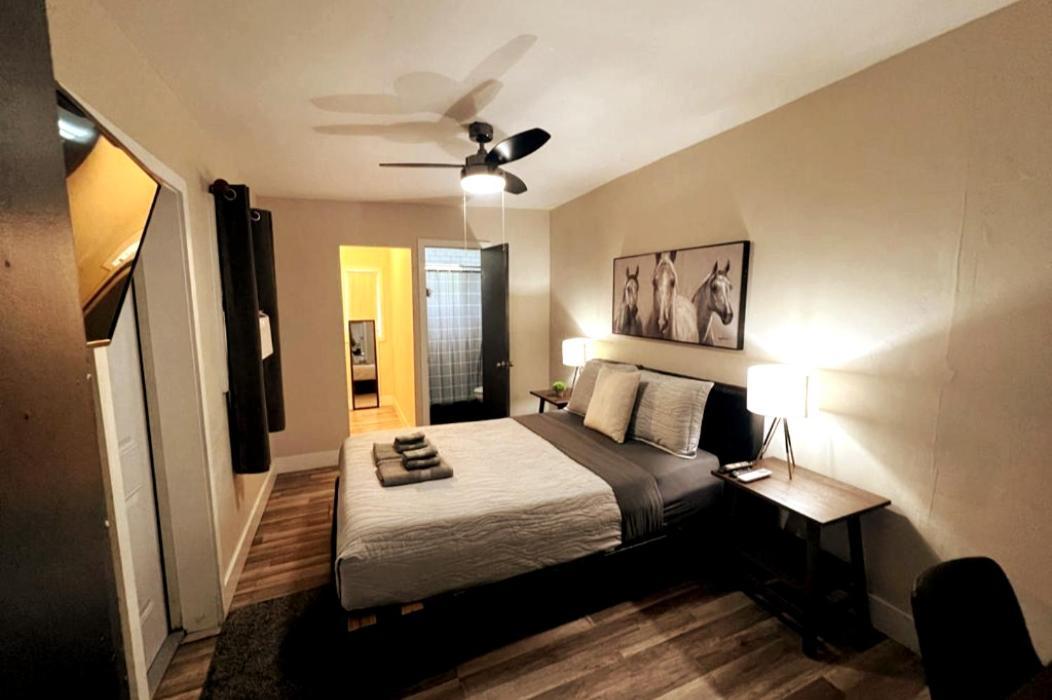 Designed Private Suites In Miami Room photo