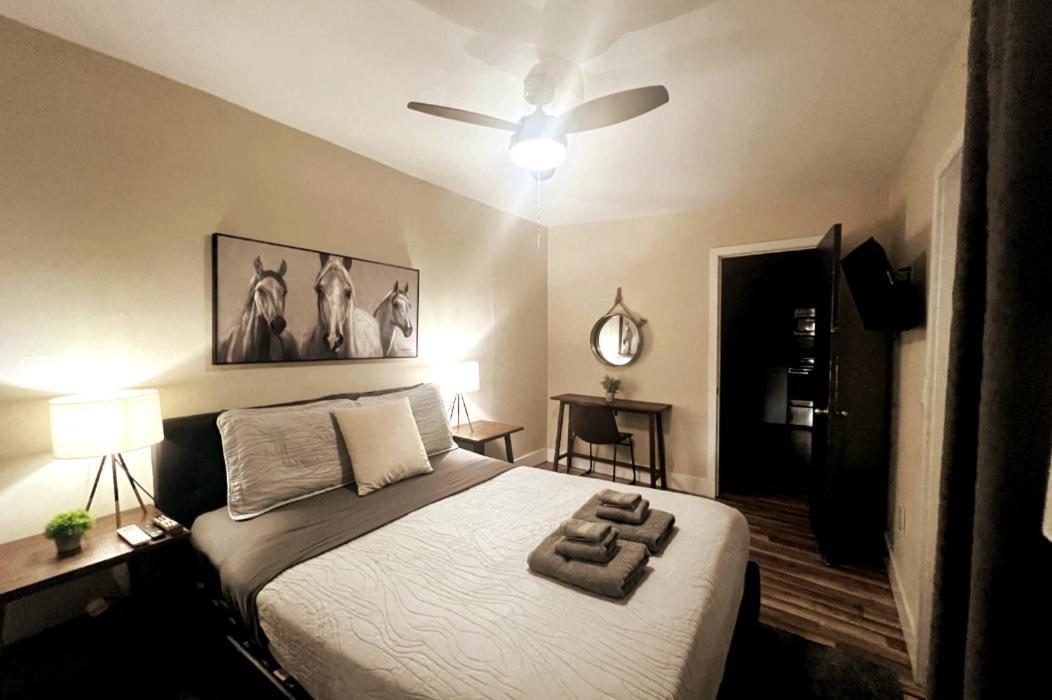 Designed Private Suites In Miami Room photo