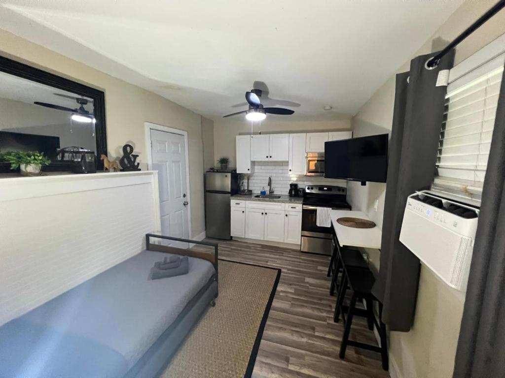 Designed Private Suites In Miami Room photo